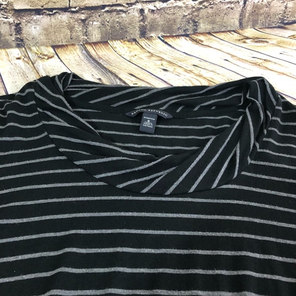 Women’s size M top - Picture 3 of 3